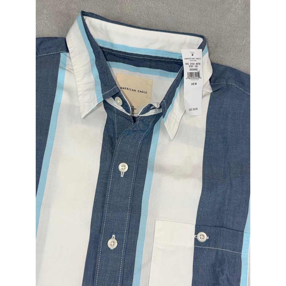 American Eagle Mens Medium Short Sleeve Striped Button Down Shirt Blue White NEW